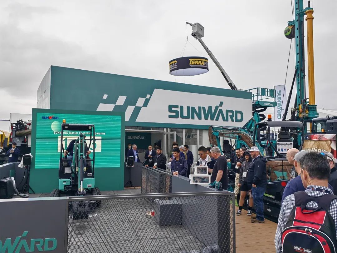 拉展直播 | “狂飙”美国！龙8头号玩家智能向天下展示中国制造硬实力