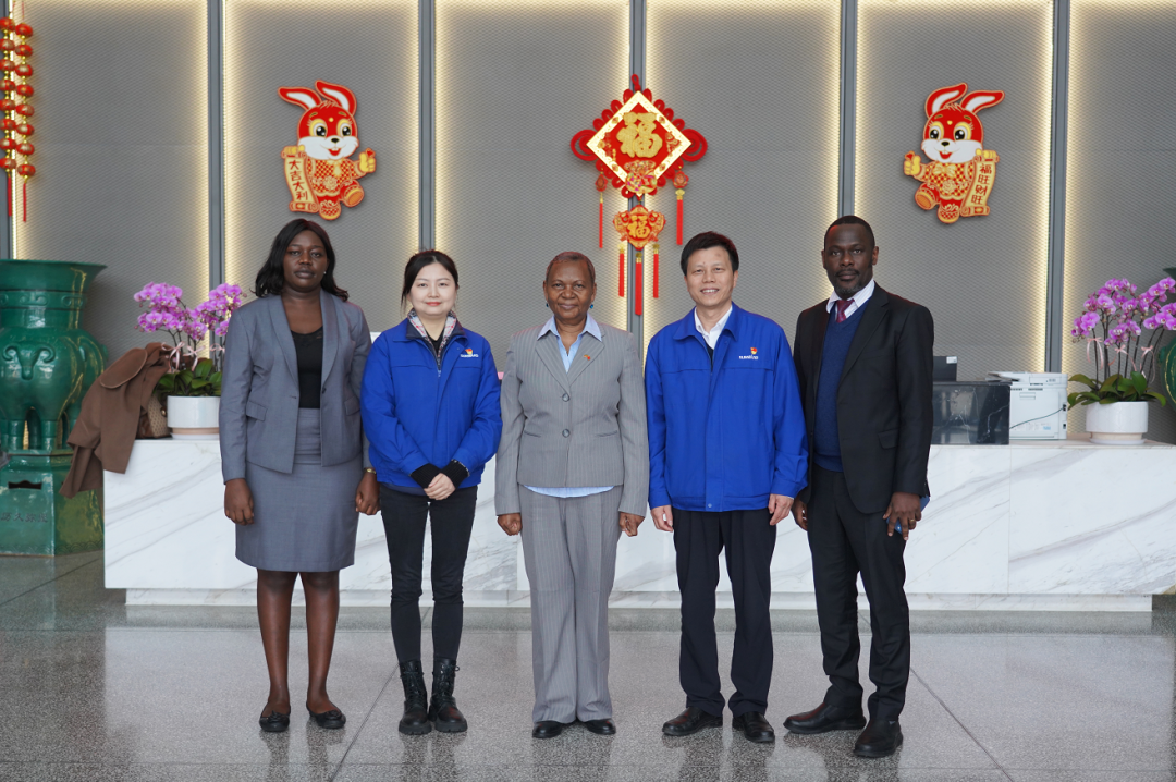 乌干达驻华大使到访龙8头号玩家智能