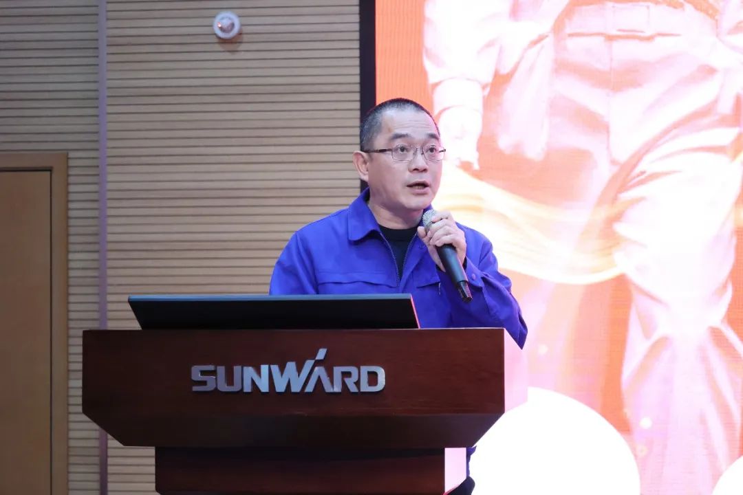 2023年“雷锋传人?长沙模范”巡讲走进龙8头号玩家智能