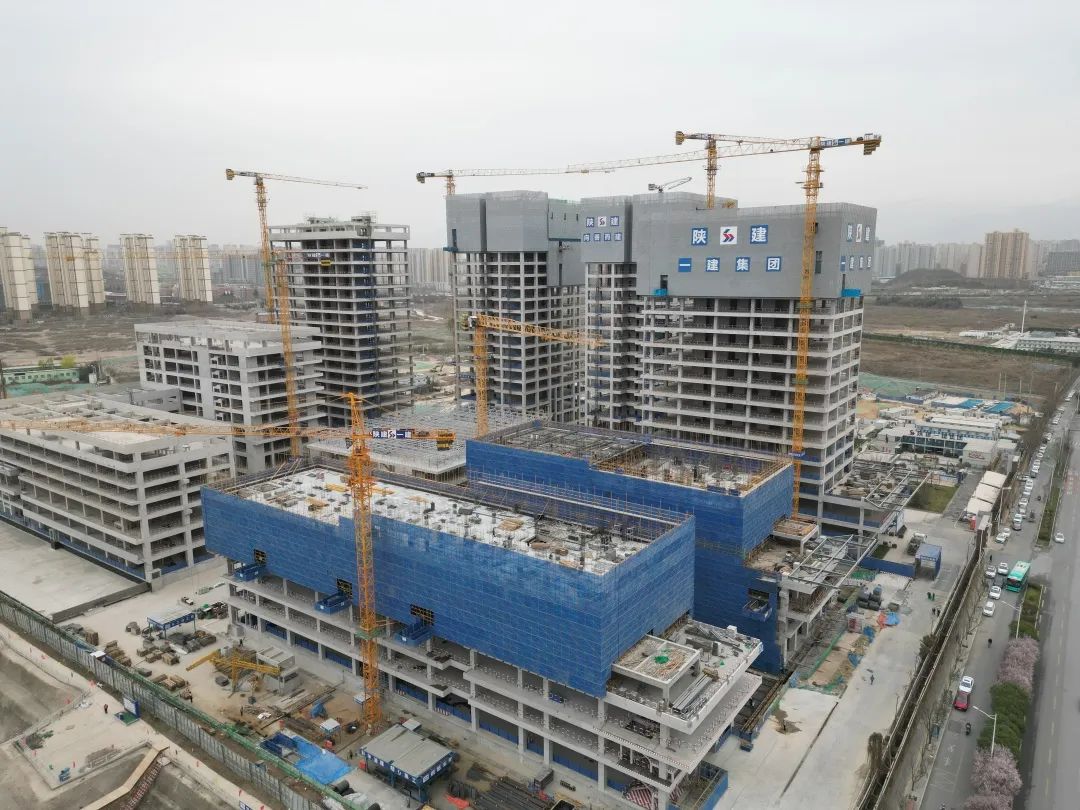 郁勃西北！龙8头号玩家江麓修建起重机械助建西安都会经济圈