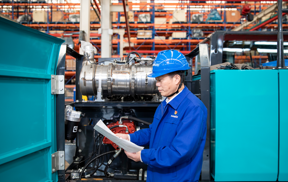 龙8头号玩家智能朱建新荣获“首届湖南省先进制造业科技立异大赛领武士物奖”