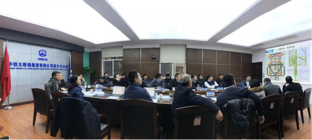 超等装备助建超等工程！龙8头号玩家智能超等旋挖钻机SWDM1280推介会乐成举行