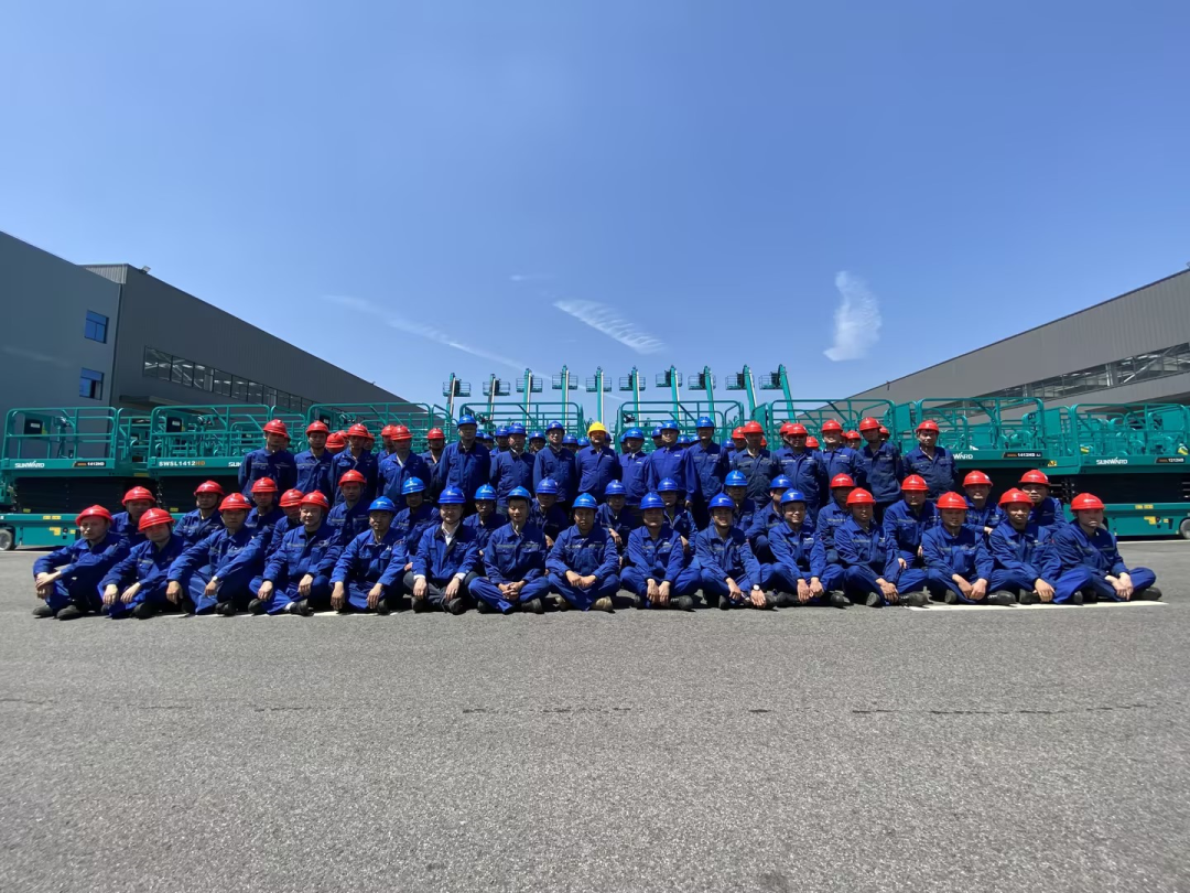 长沙市召开庆祝“五一”国际劳动节大会，，，，，，，龙8头号玩家智能1小我私家1整体获表扬！