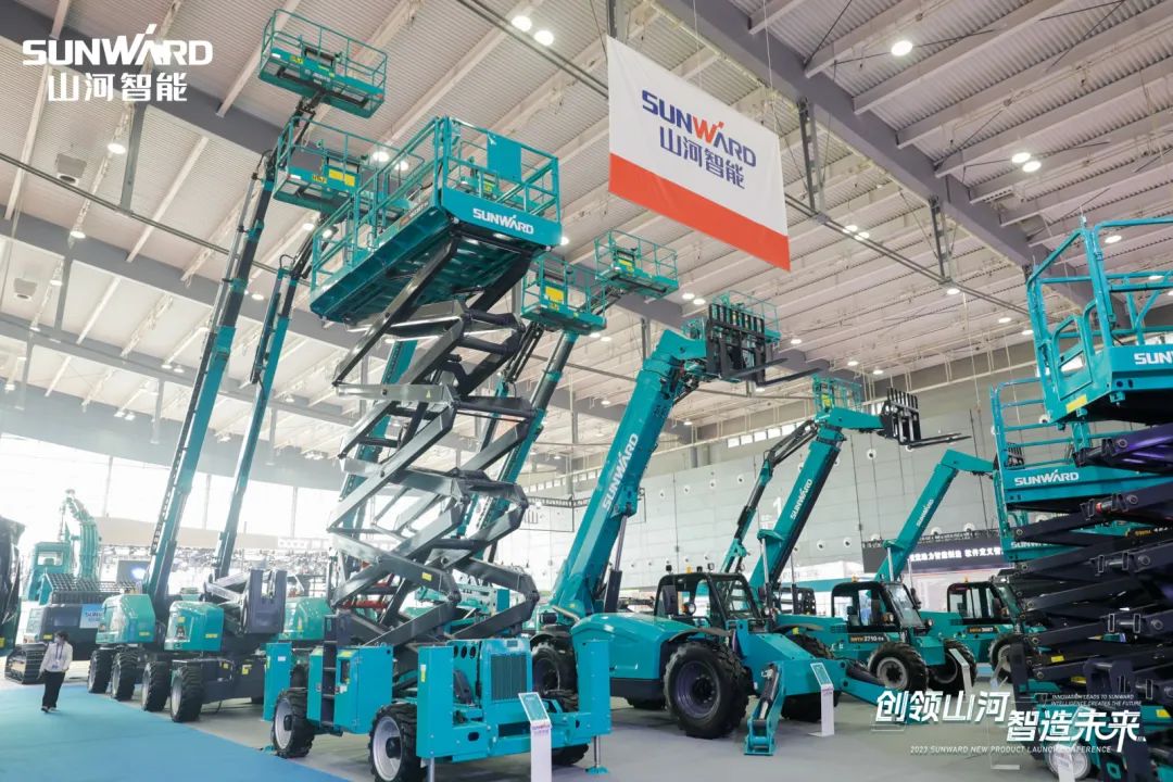 2023 CICEE | 龙8头号玩家智能亮相2023长沙国际工程机械展！智能化、电动化产品站C位