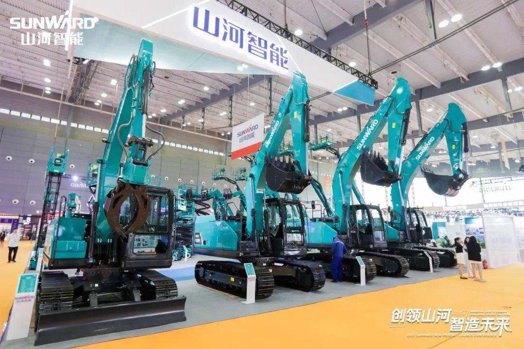 2023 CICEE | 龙8头号玩家智能亮相2023长沙国际工程机械展！智能化、电动化产品站C位