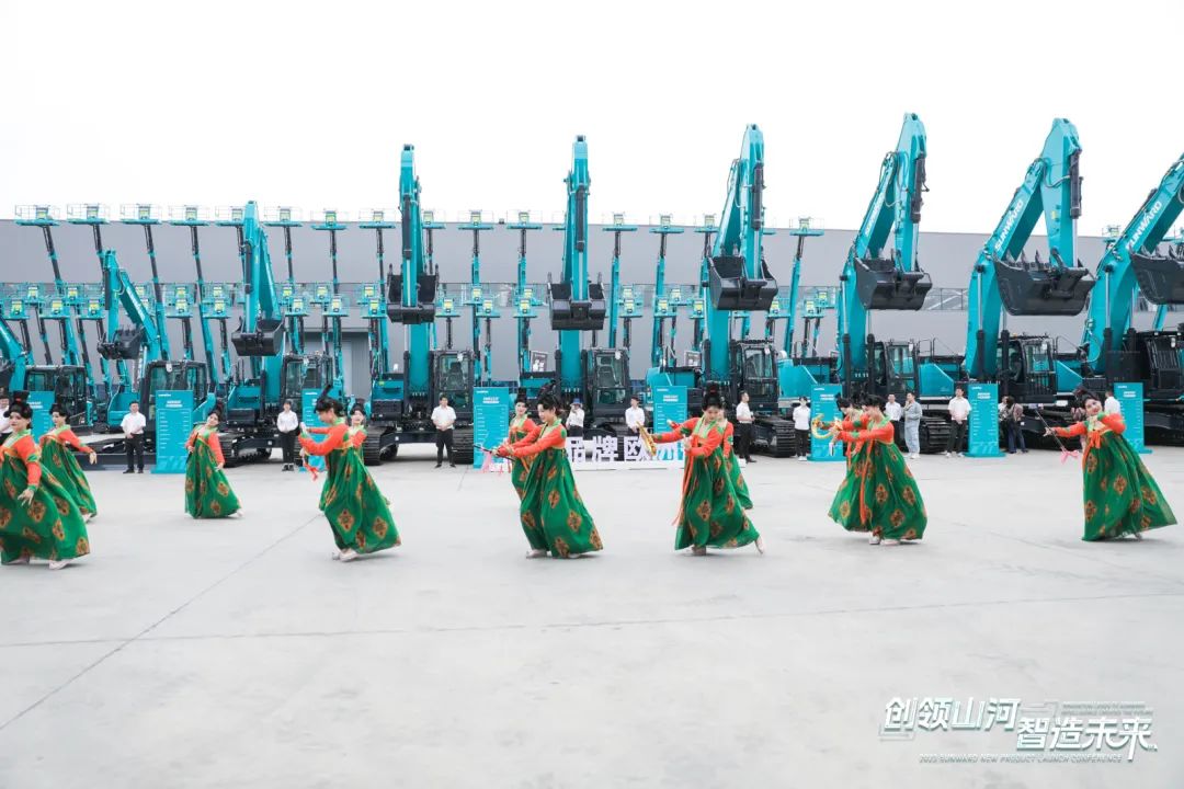 千人齐聚、爆品出击！龙8头号玩家智能新品推介会圆满举行