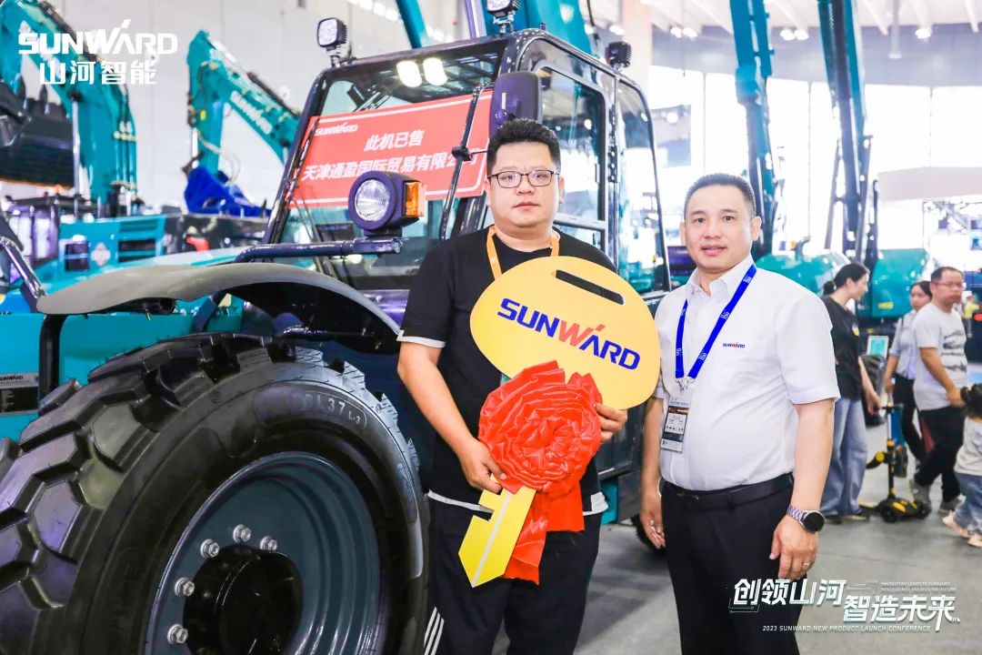 聚焦电动化、智能化！龙8头号玩家智能全系列高空机械产品亮相长沙展