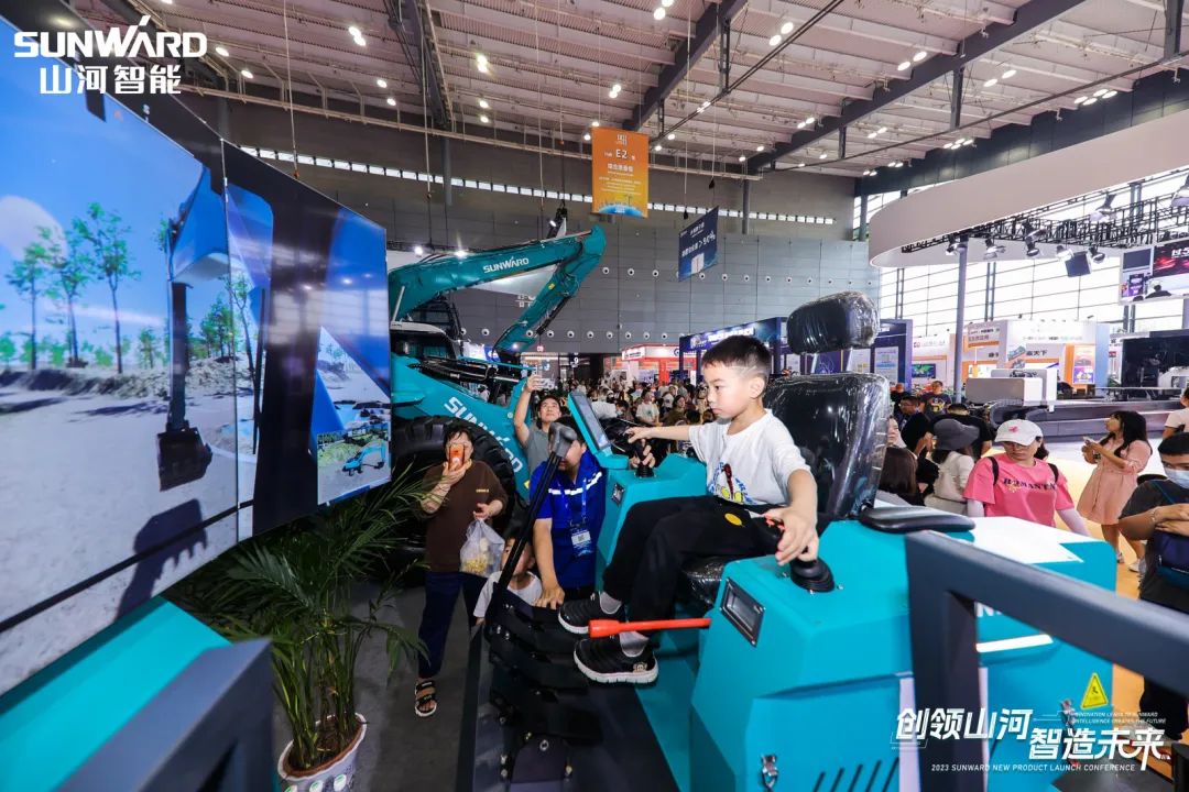 2023 CICEE | 全球工程机械盛会完善落幕！龙8头号玩家智能交出闪亮答卷