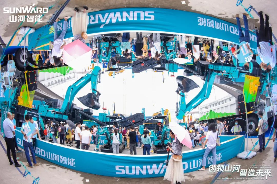 2023 CICEE | 全球工程机械盛会完善落幕！龙8头号玩家智能交出闪亮答卷