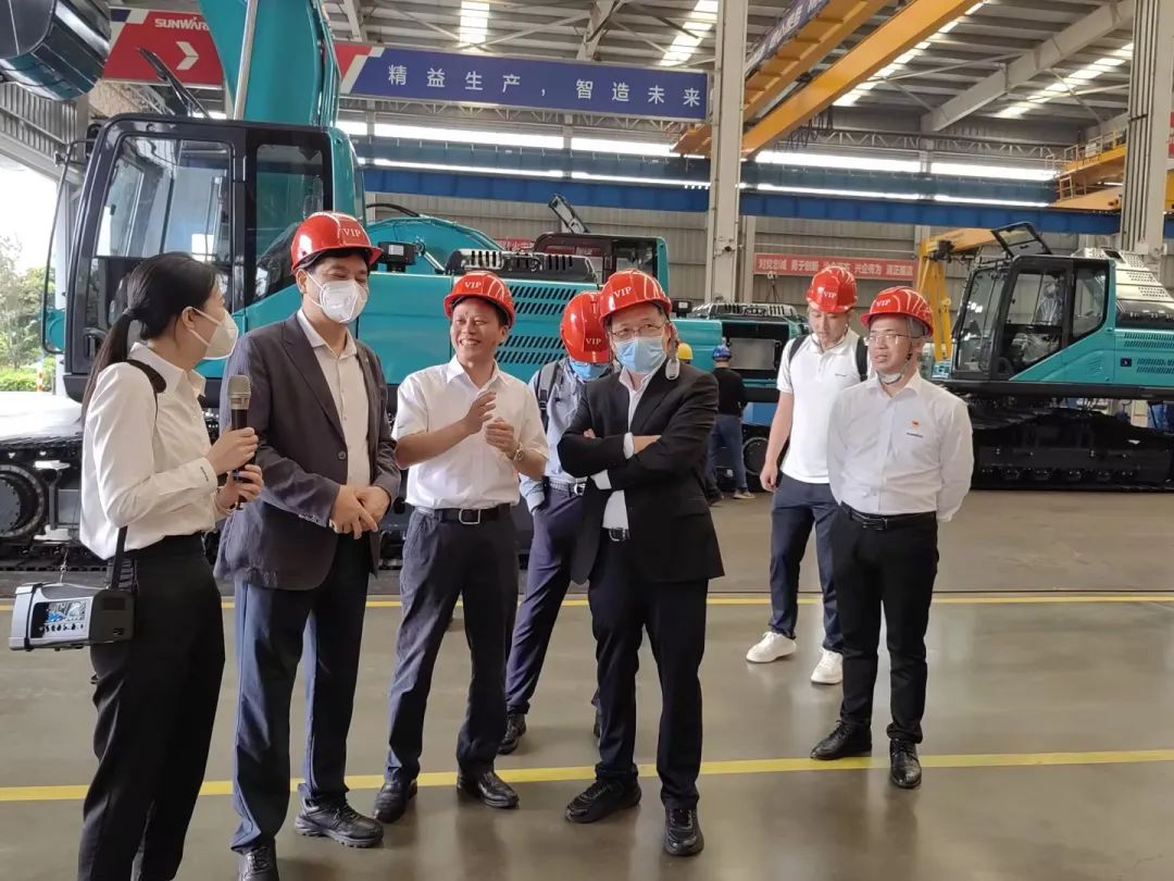 中国科学院院士陈十一率队到访龙8头号玩家智能