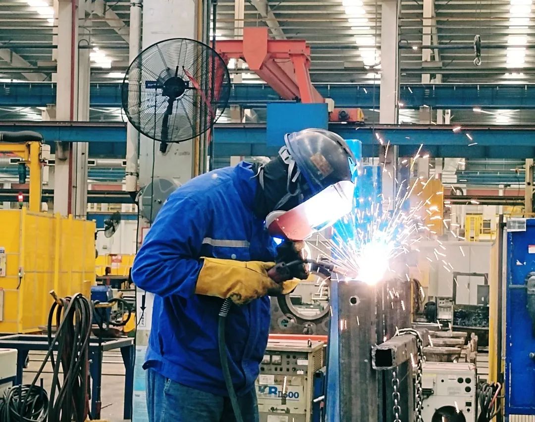 劳动庆幸，，，，，创立伟大！纪录那些通俗且伟大的劳动瞬间