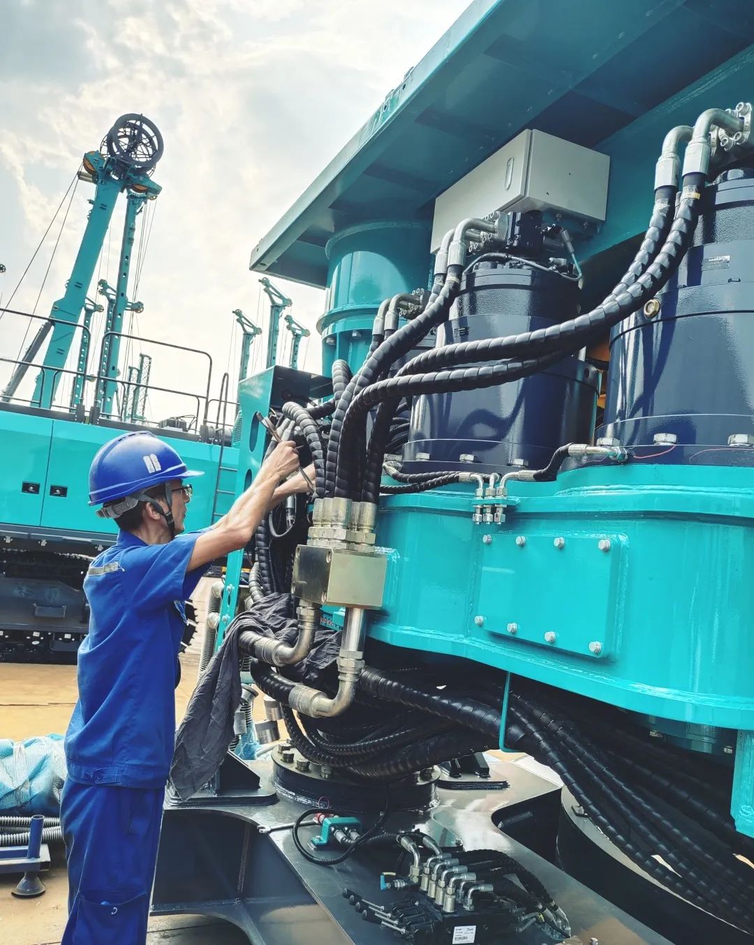 劳动庆幸，，，，，创立伟大！纪录那些通俗且伟大的劳动瞬间