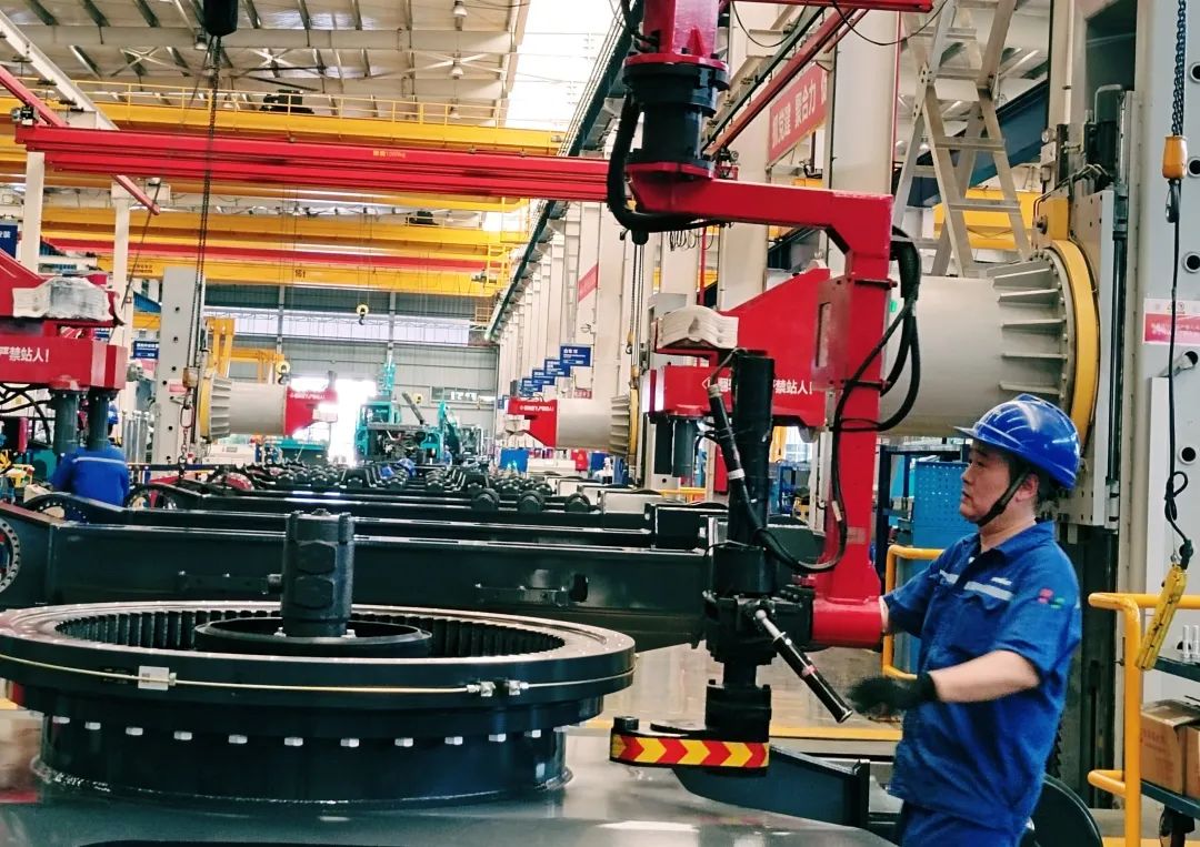 劳动庆幸，，，，，创立伟大！纪录那些通俗且伟大的劳动瞬间