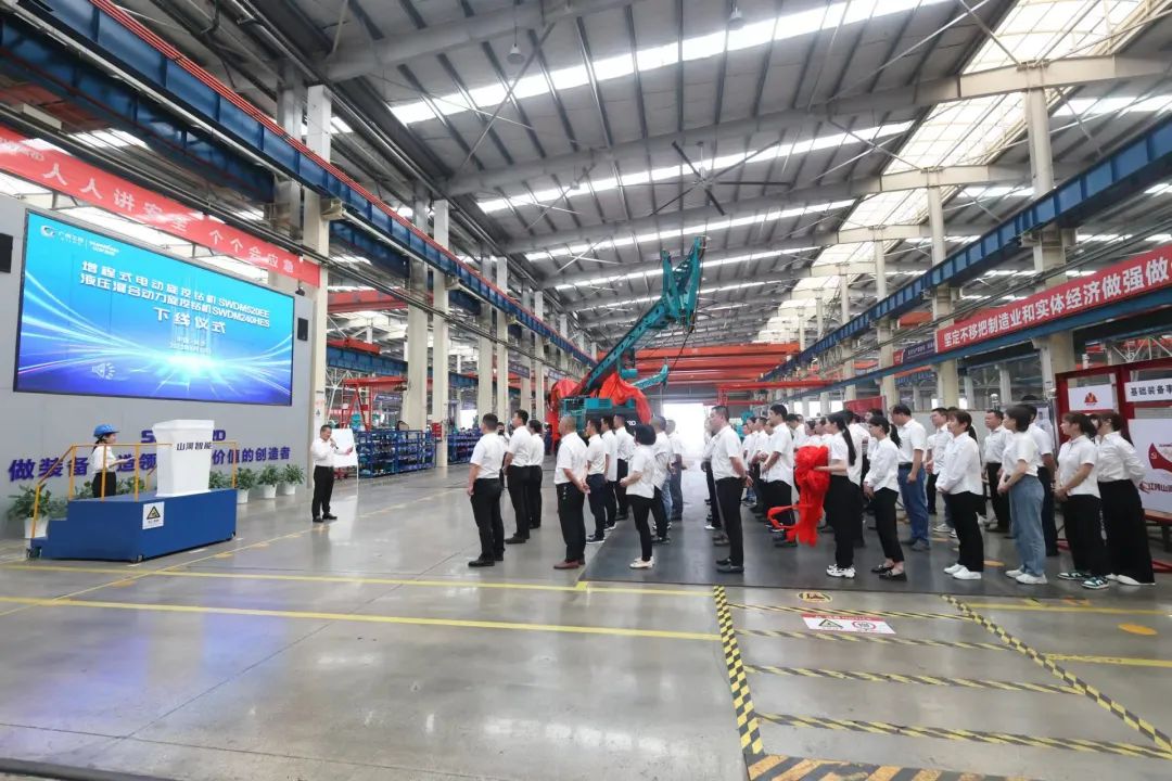 助力“双碳”、绿动未来！龙8头号玩家智能增程式电动旋挖钻机、液压混淆动力旋挖钻机齐交付