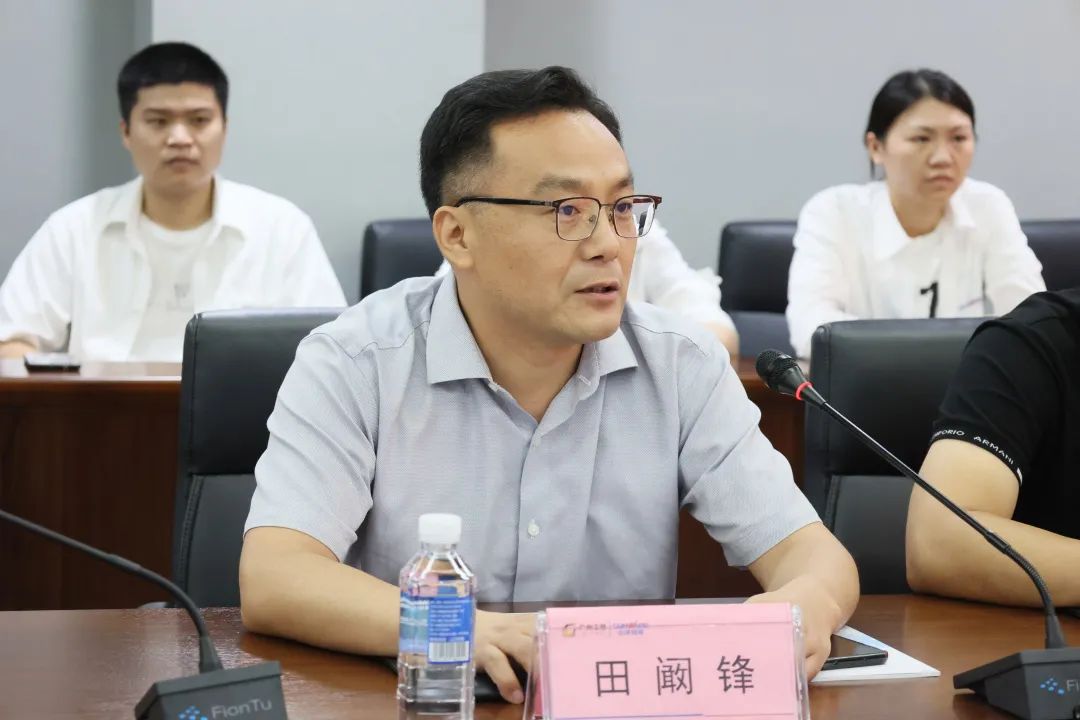 携手开启绿色转型之路！龙8头号玩家智能&南京盖百氏增程式电动旋挖钻机签约仪式乐成举行