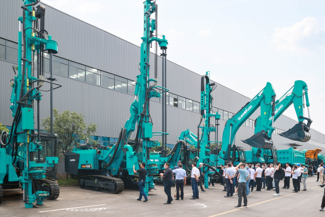 立异、协同、生长！龙8头号玩家智能入选《先进制造业龙头企业清单》