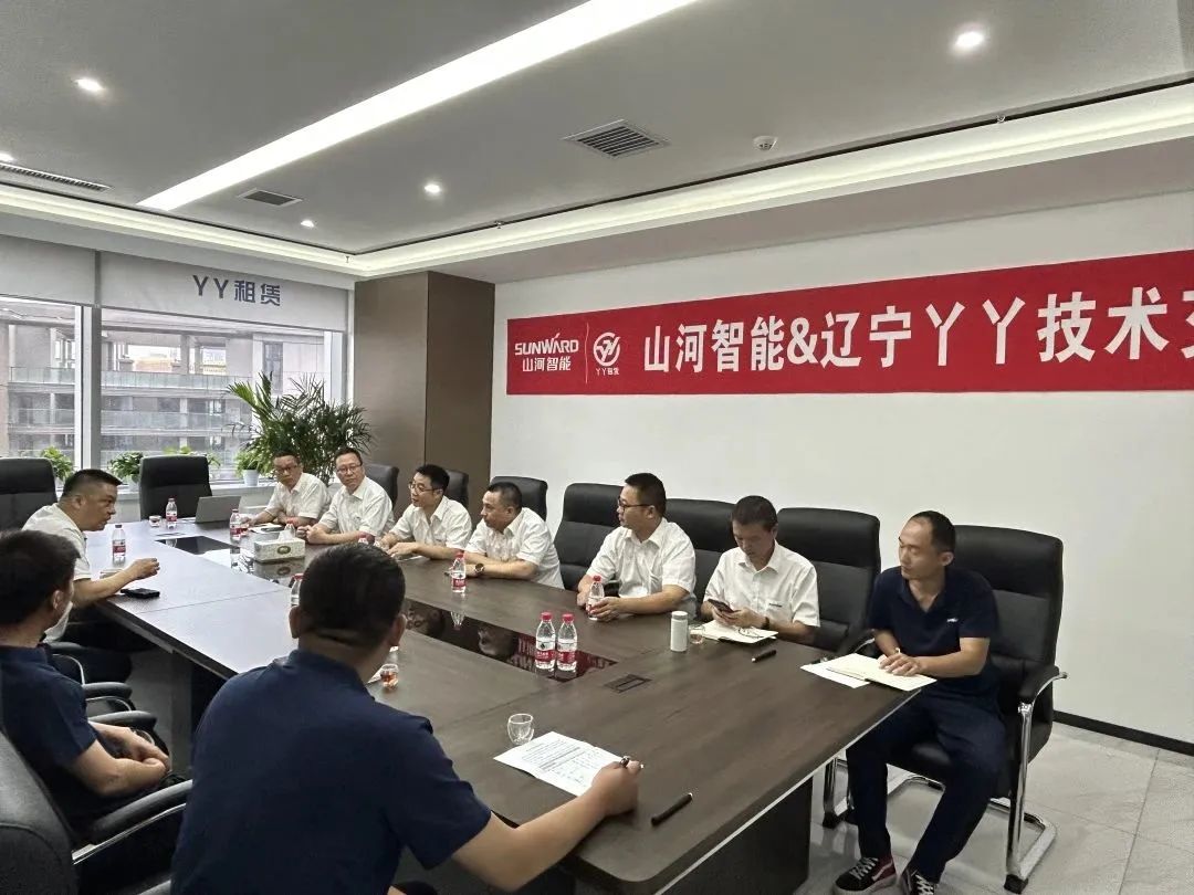 谛听客户心声！龙8头号玩家智能高空机械“效劳万里行”走进东北