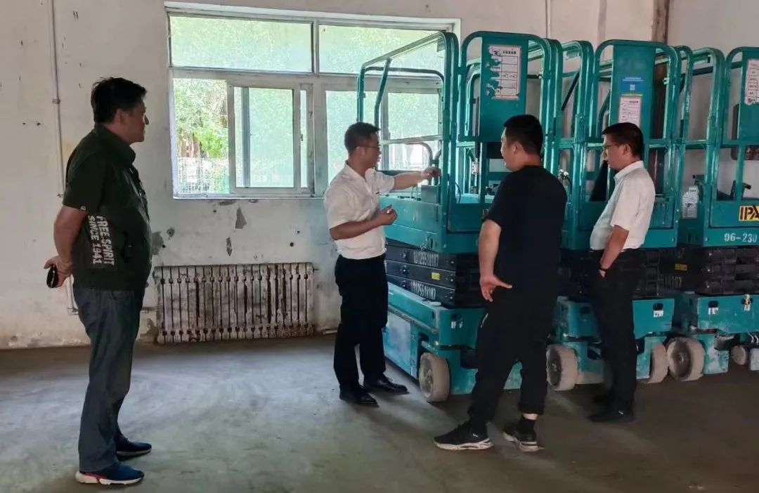 谛听客户心声！龙8头号玩家智能高空机械“效劳万里行”走进东北