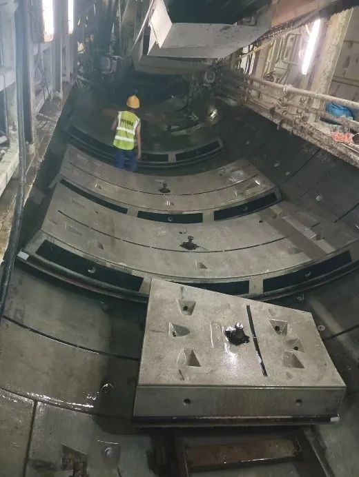 喜报！中铁龙8头号玩家深圳地铁3号线四期工程盾构施工圆满完成