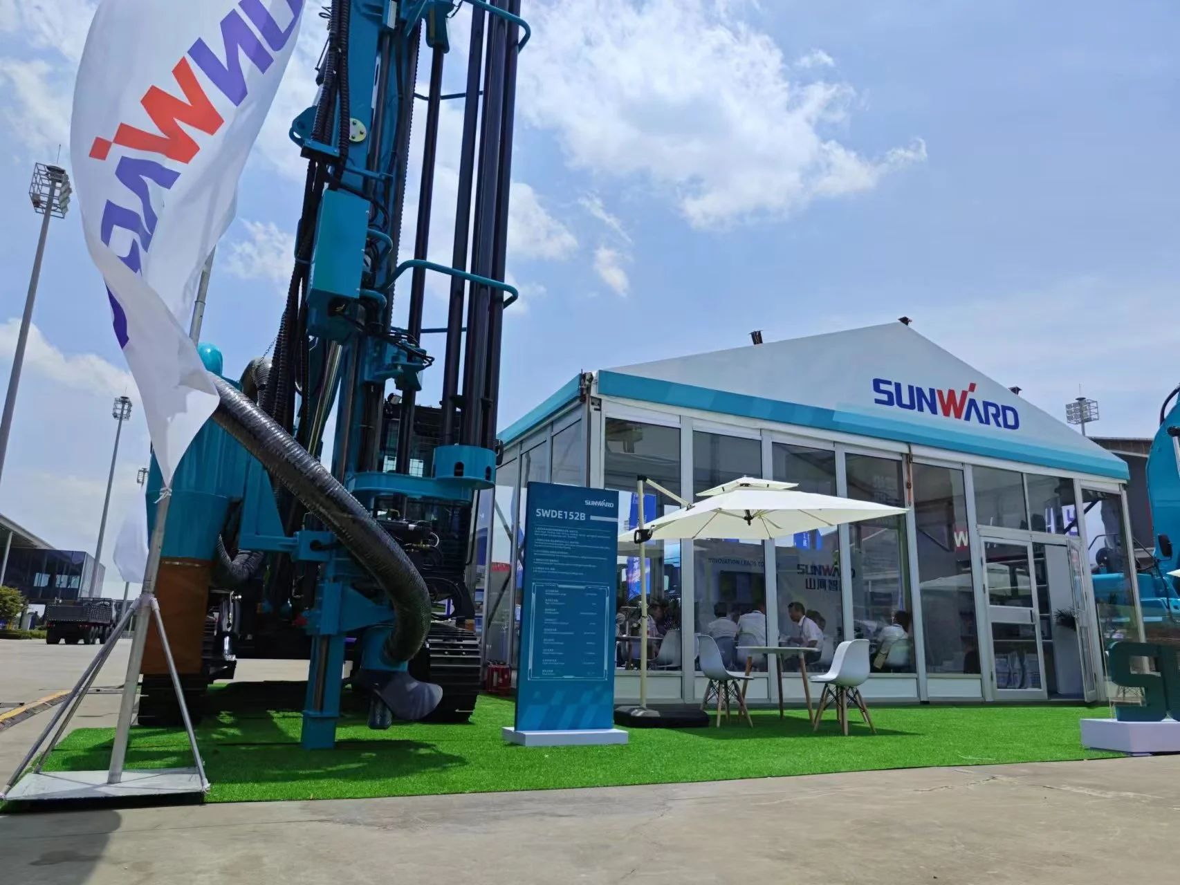 逐梦非洲，，，，，携手偕行！龙8头号玩家智能亮相第三届中非经贸展览会