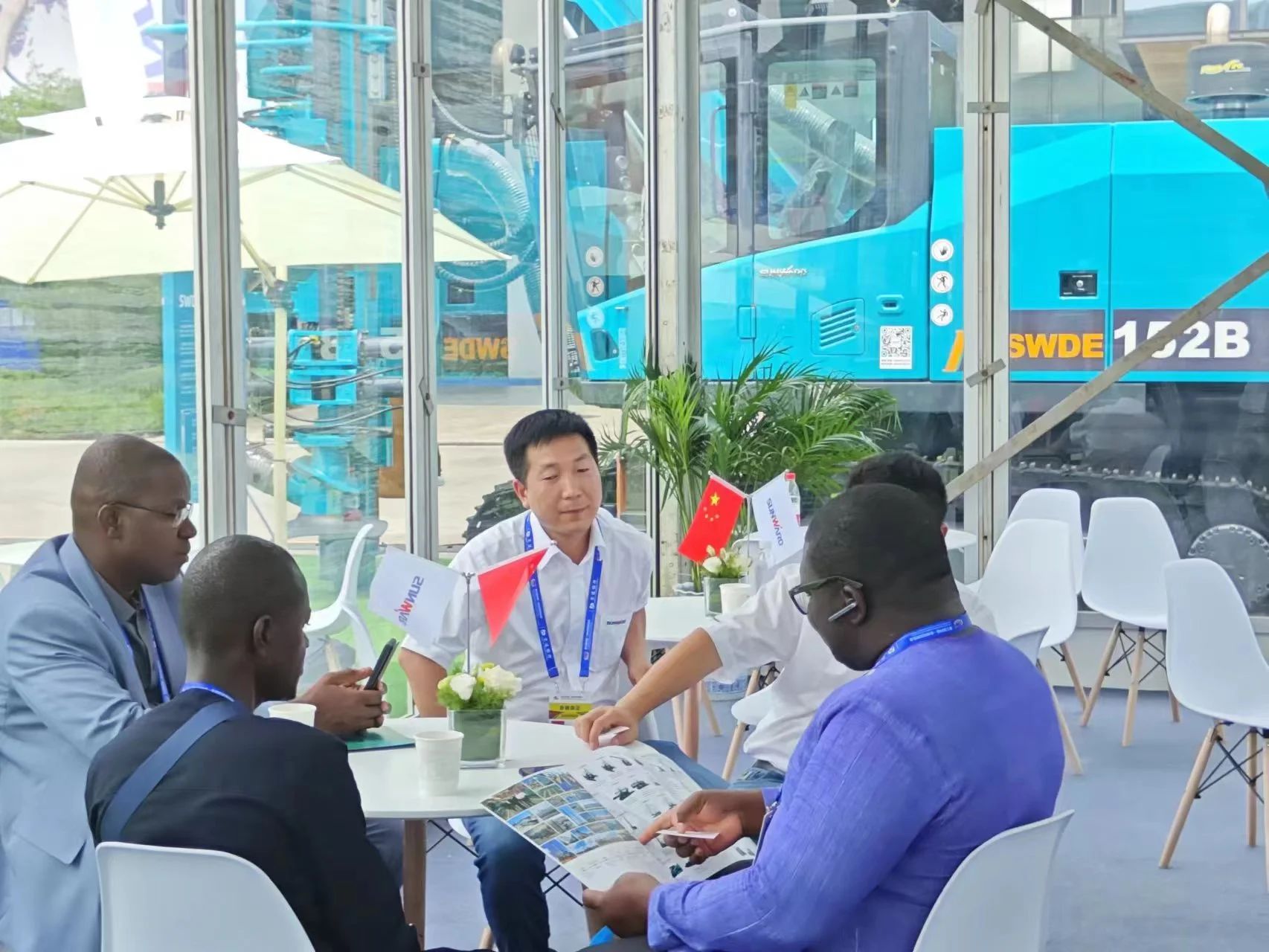 逐梦非洲，，，，，携手偕行！龙8头号玩家智能亮相第三届中非经贸展览会