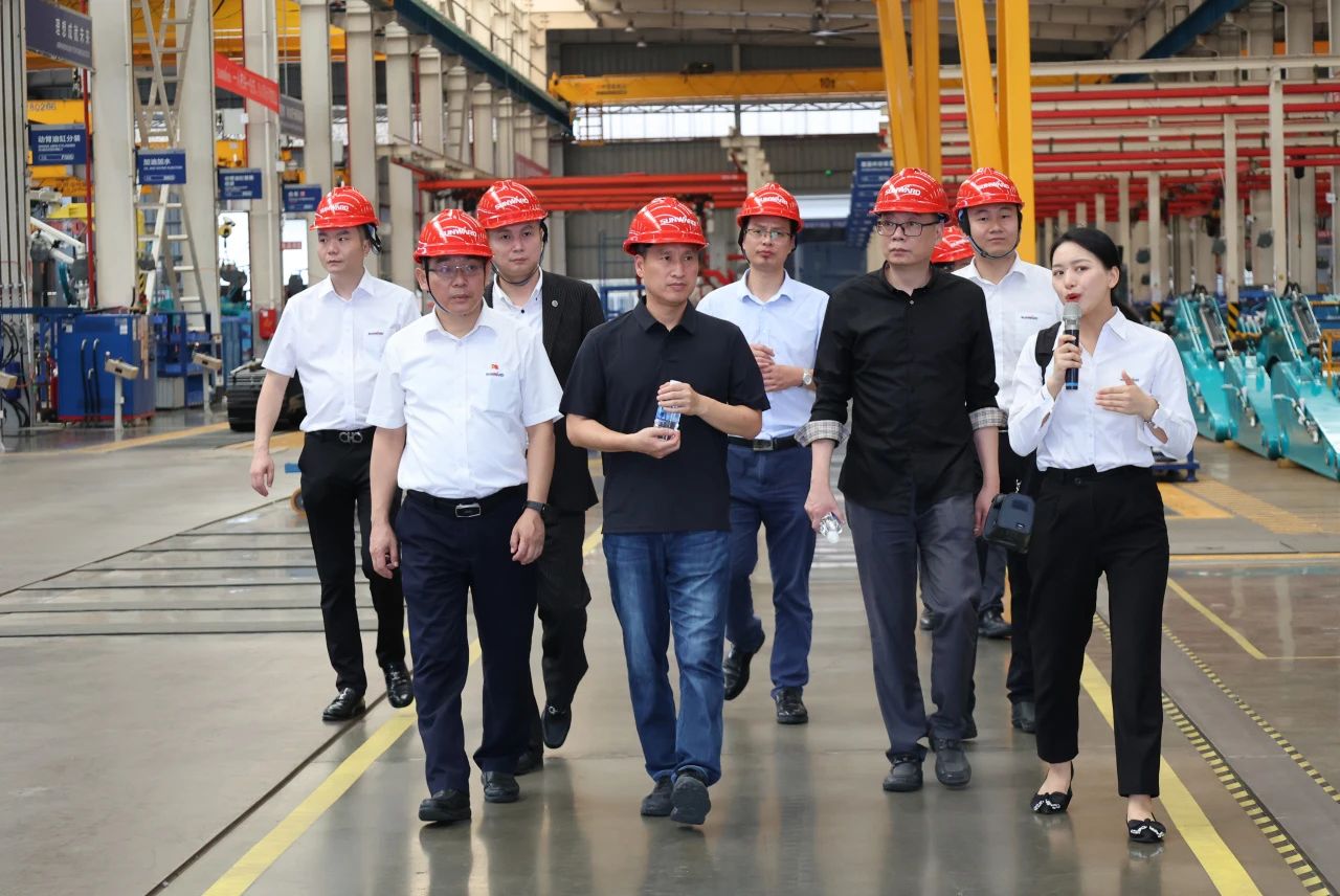 永青科技集团董事长胡晓东带队到访龙8头号玩家智能