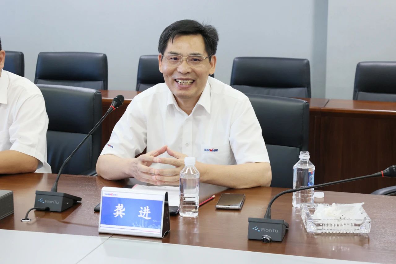 永青科技集团董事长胡晓东带队到访龙8头号玩家智能