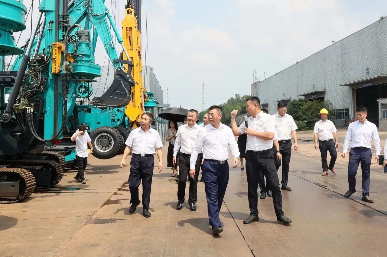 两门第界500强企业董事长同访龙8头号玩家智能