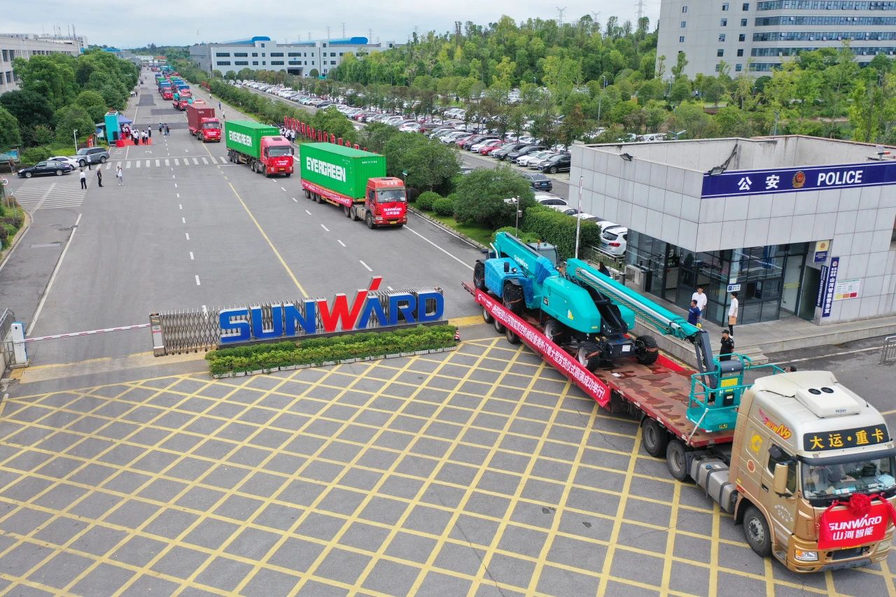 深化全球结构，，，，，，加速出海程序！龙8头号玩家智能高空机械装备外洋订单大型发货仪式圆满举行