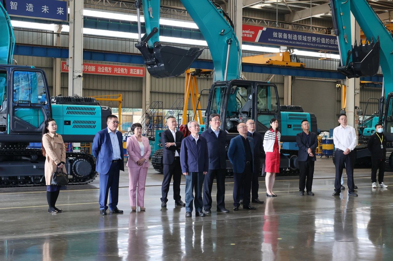 天下工商联副主席寿子琪调研龙8头号玩家智能