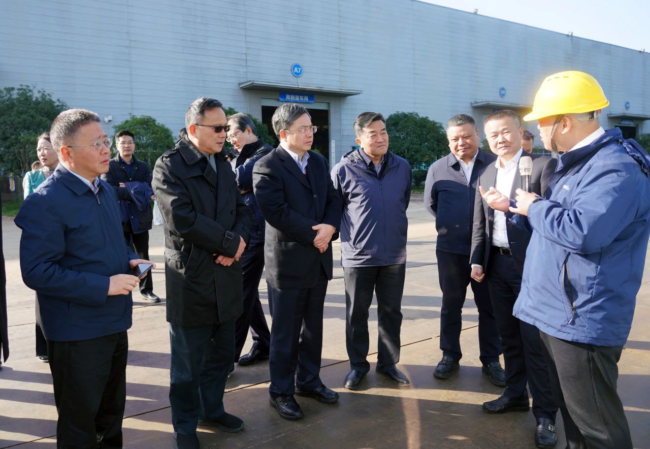 聚焦装备再制造！上海市政协副主席、党组副书记肖贵玉带队调研龙8头号玩家智能