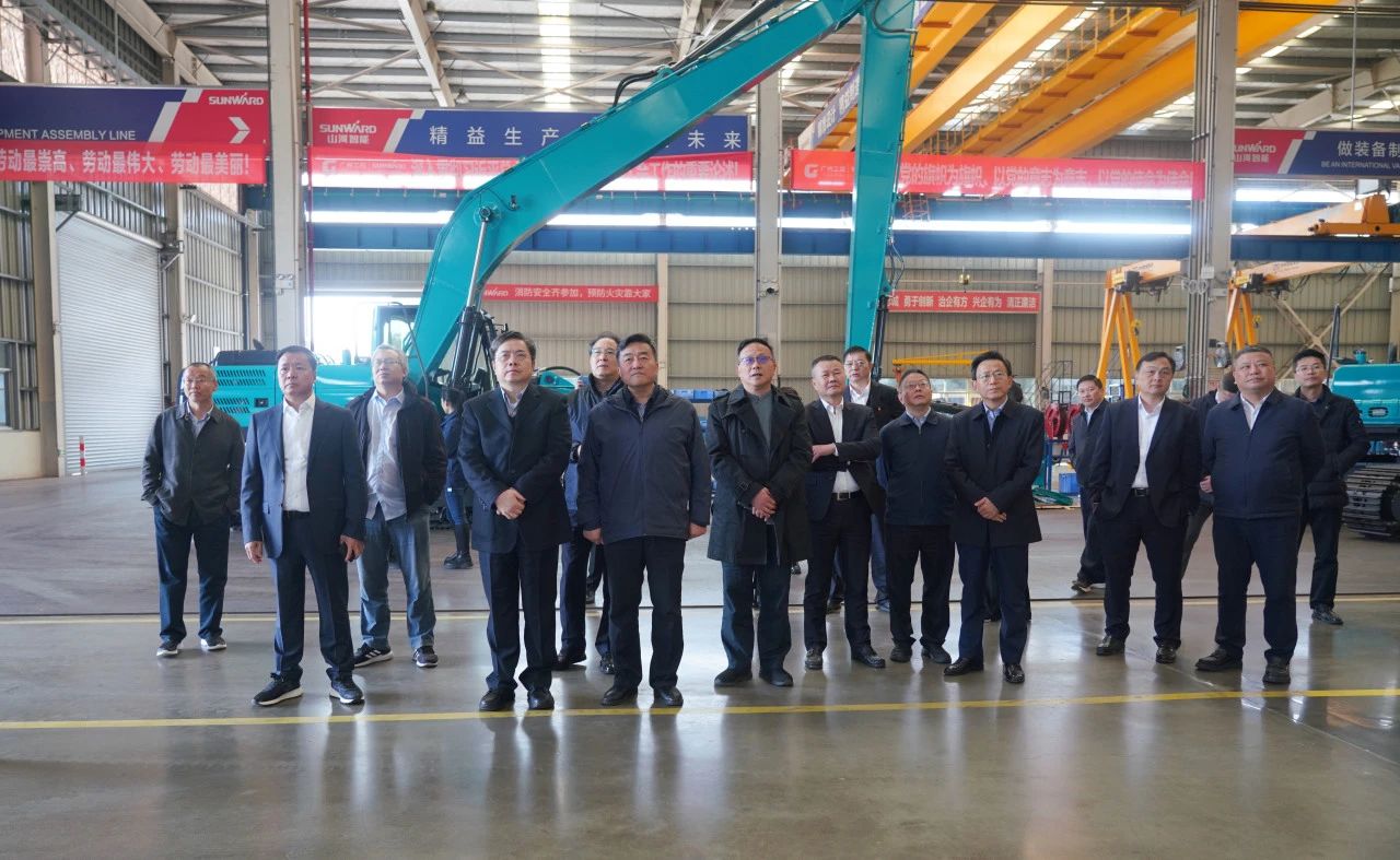 聚焦装备再制造！上海市政协副主席、党组副书记肖贵玉带队调研龙8头号玩家智能