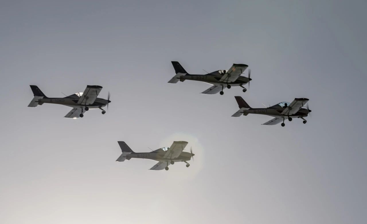 央媒聚焦！一起见证首届亚洲通用航空展上的龙8头号玩家风范