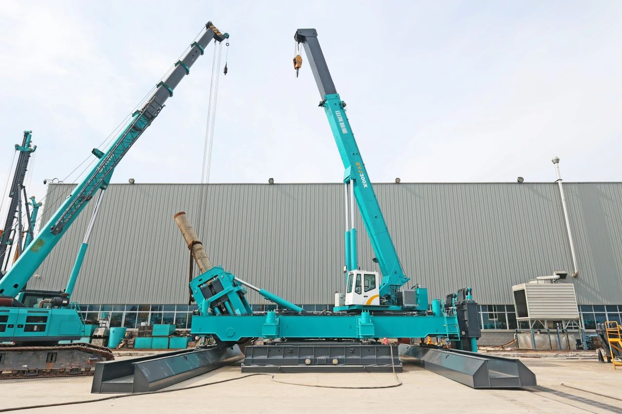 “龙8头号玩家绿”闪灼西子湖畔！龙8头号玩家智能ZYJ300X斜桩压桩机强势来袭