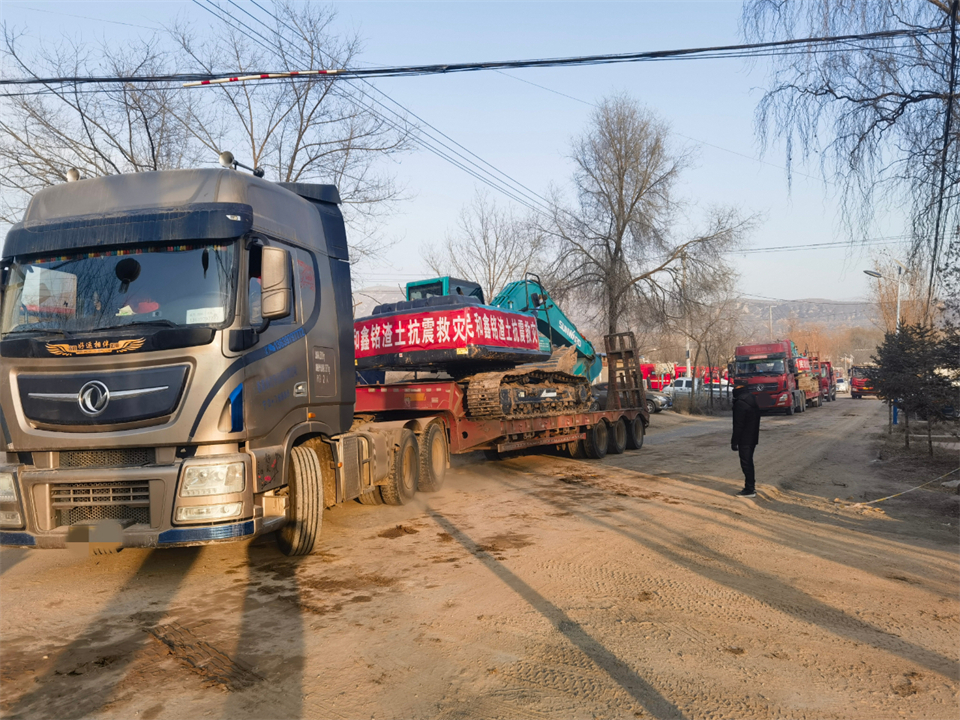 支援抗震救灾一线，，，，，，龙8头号玩家智能在行动！