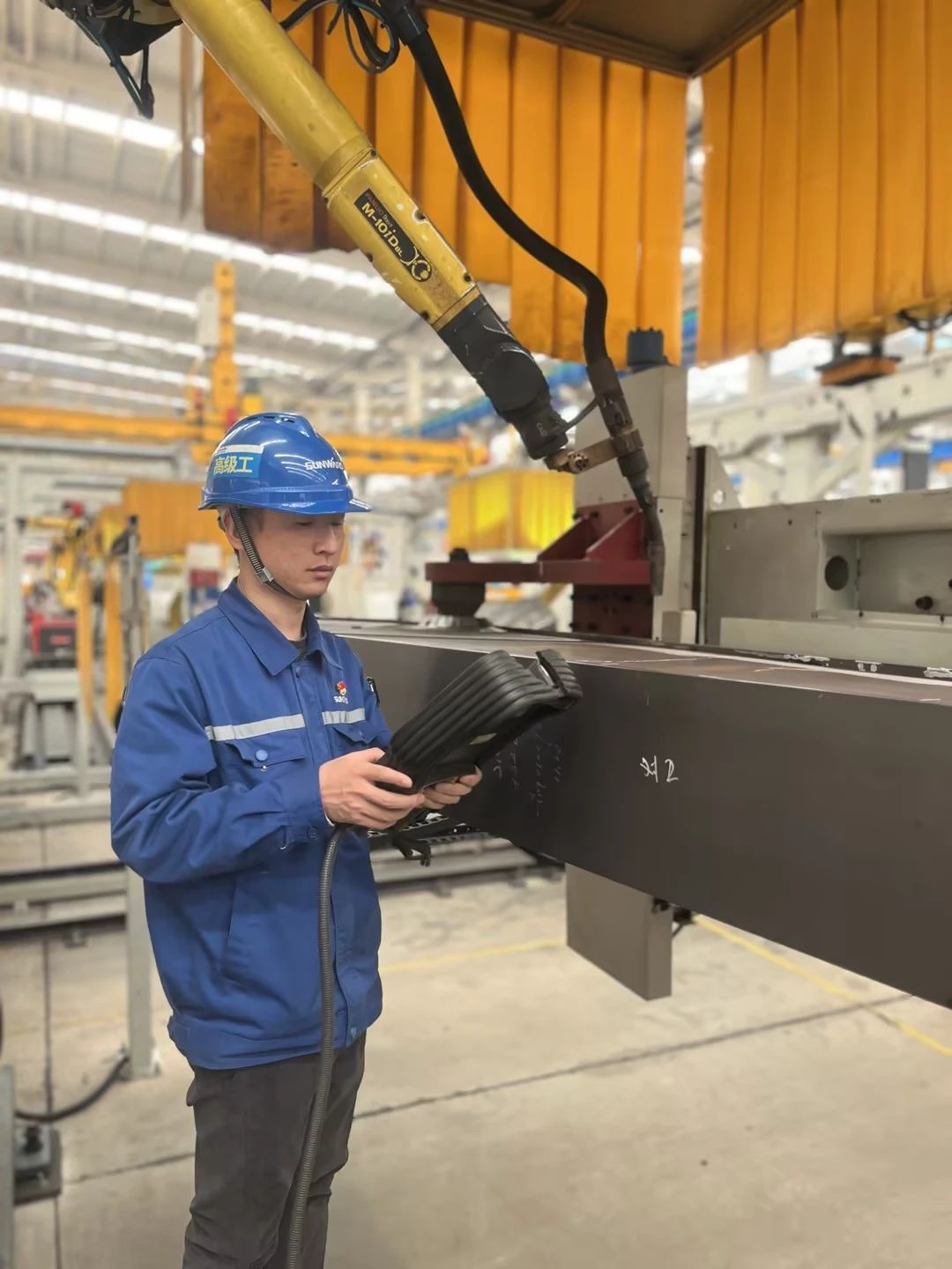 看龙8头号玩家工匠们怎样用一双巧手“拿捏”事情、创立“事业”