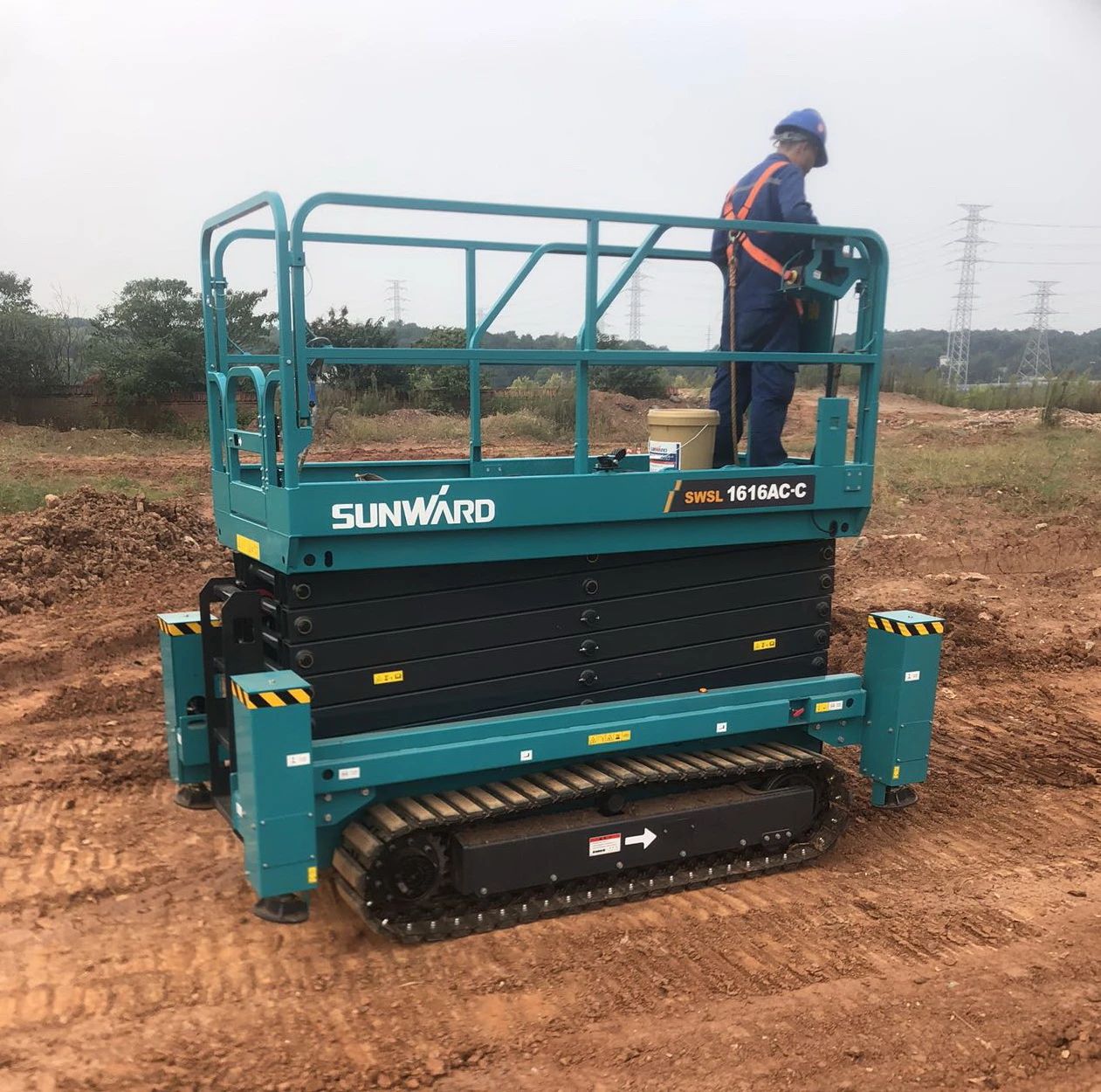 高设置、优性能！龙8头号玩家智能剪叉军团再添新兵！