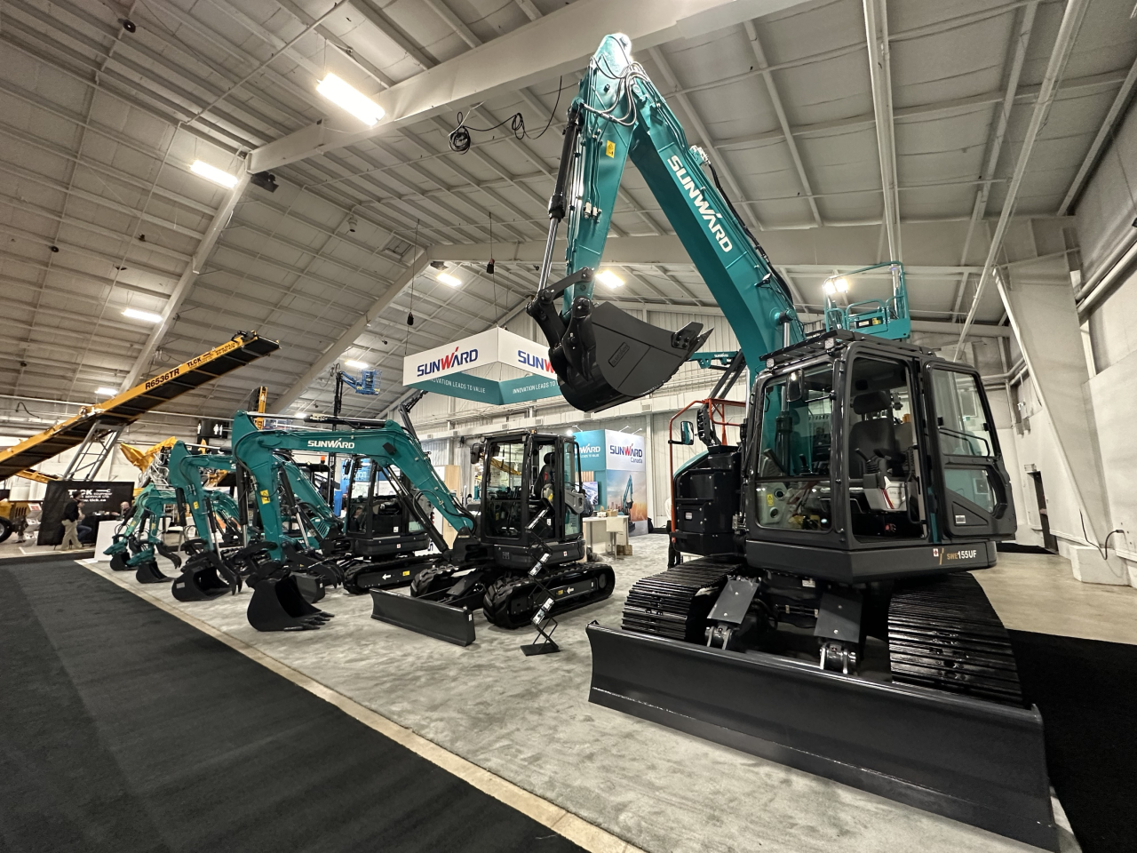 龙8头号玩家智能亮相加拿大最大重型装备展