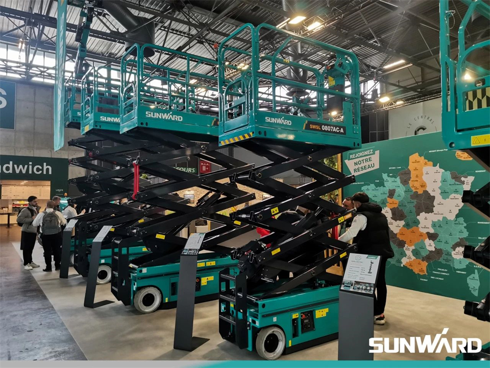 龙8头号玩家智能携立异效果亮相2024年法国巴黎工程机械展