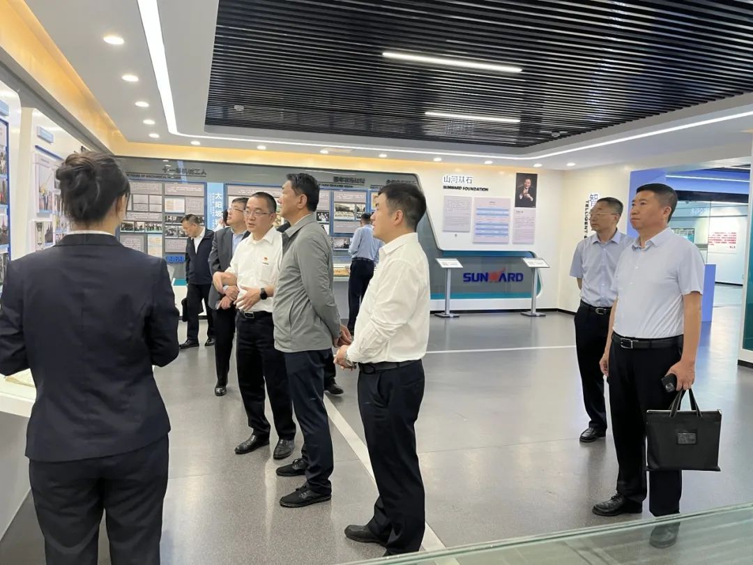 中煤平朔党委书记、董事长陈建一行调研龙8头号玩家智能