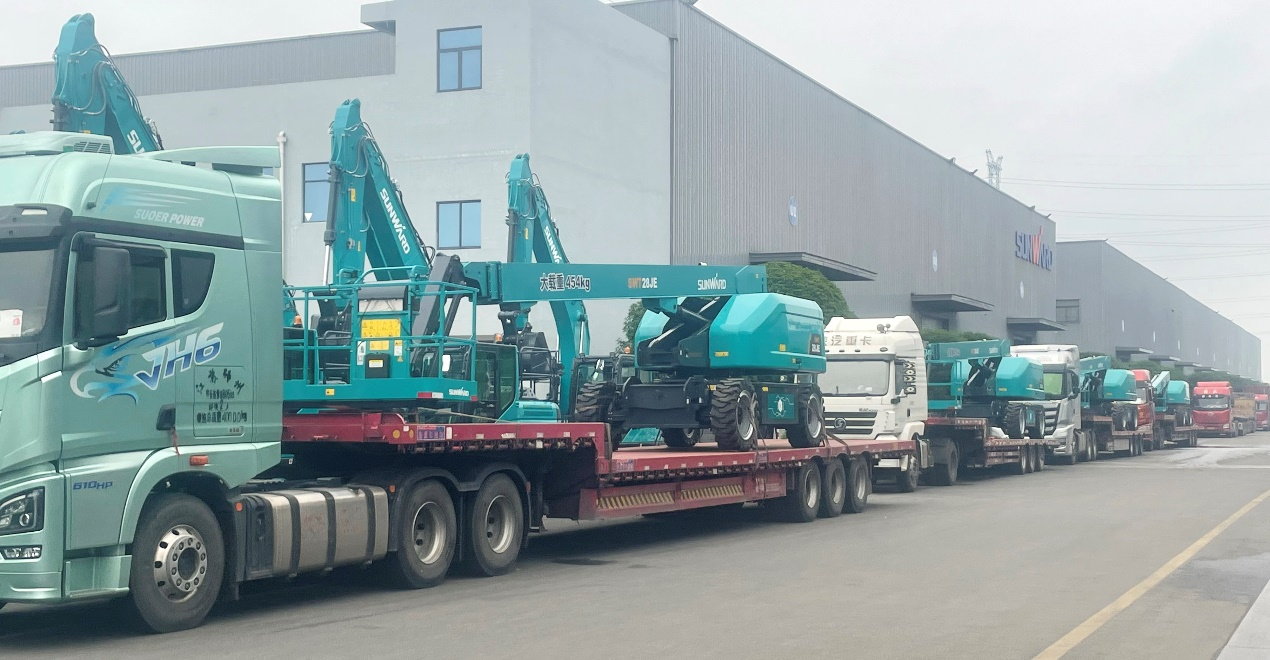 共启相助新纪元！龙8头号玩家智能SWT28JE电动直臂高空作业平台批量发货华东市场