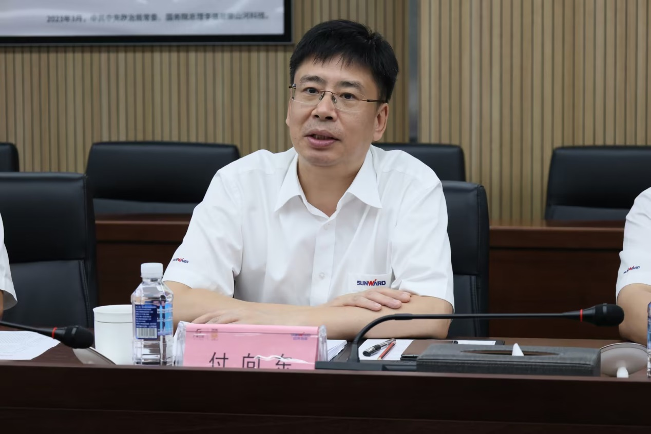 深化交流相助！广州港李明忠副总司理率队莅临龙8头号玩家智能考察交流！