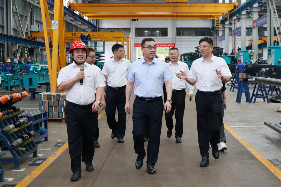 广州工控集团总司理王福铸调研龙8头号玩家智能生产谋划事情