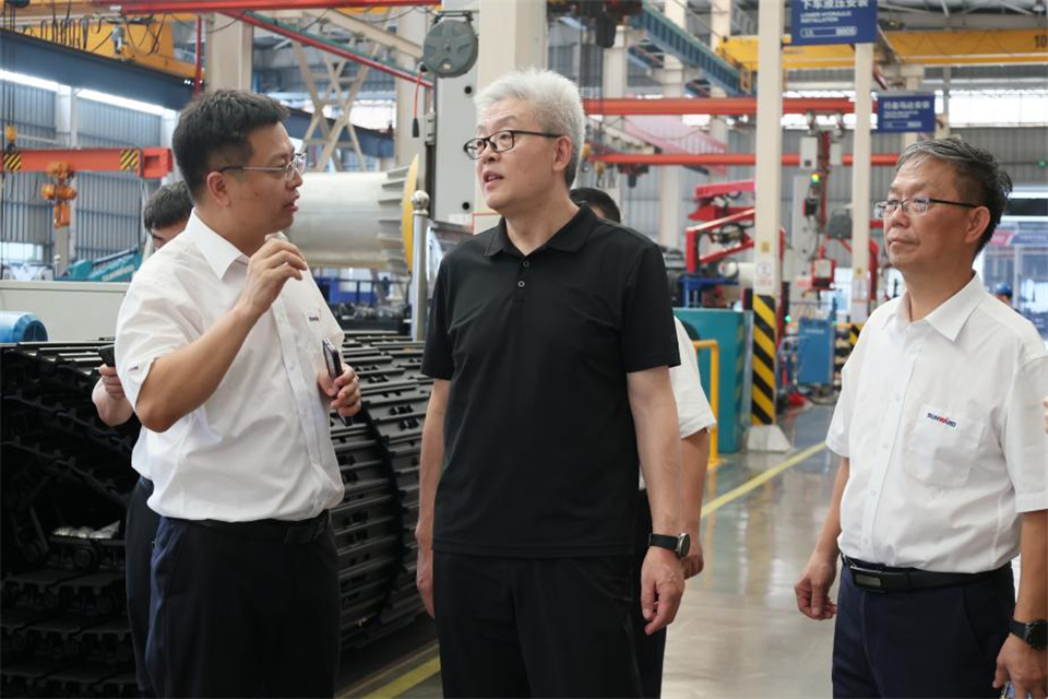 中国五矿工会主席、职工董事张晔到龙8头号玩家智能调研交流