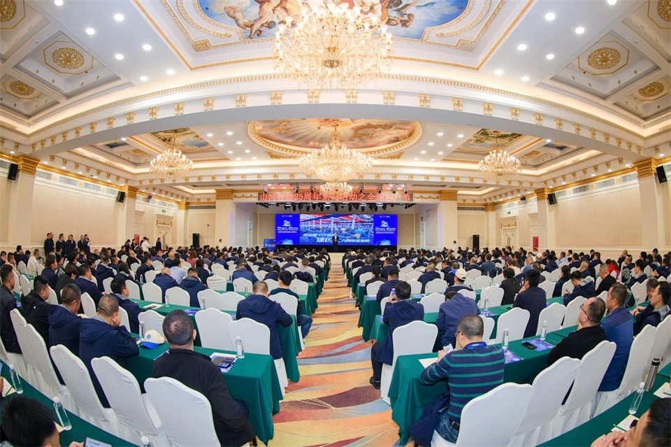 立异引领价值，，，，，理想成绩未来！龙8头号玩家智能25周年庆典暨全球客户节盛大举行