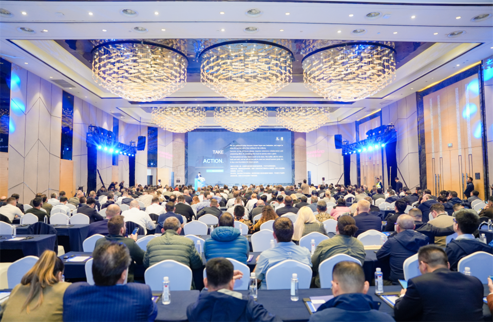 立异引领价值，，，，，理想成绩未来！龙8头号玩家智能25周年庆典暨全球客户节盛大举行