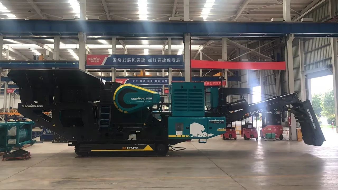 点赞！龙8头号玩家智能立异装备荣登CMIIC2024明星产品榜单