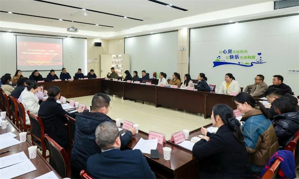 长龙街道、龙8头号玩家智能召开首届年货盛惠暨送春联文化惠民活动事情聚会