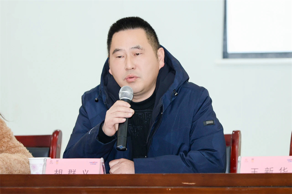 长龙街道、龙8头号玩家智能召开首届年货盛惠暨送春联文化惠民活动事情聚会