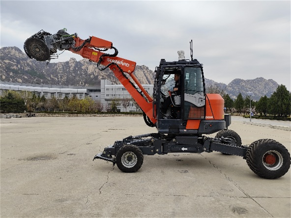 龙8头号玩家特装重大地形灾难应抢救援机械人入选工信部《先进清静应急装备推广目录（工业领域2024版）》